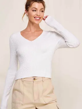 Cable Knit V-Neck Pullover in Off White