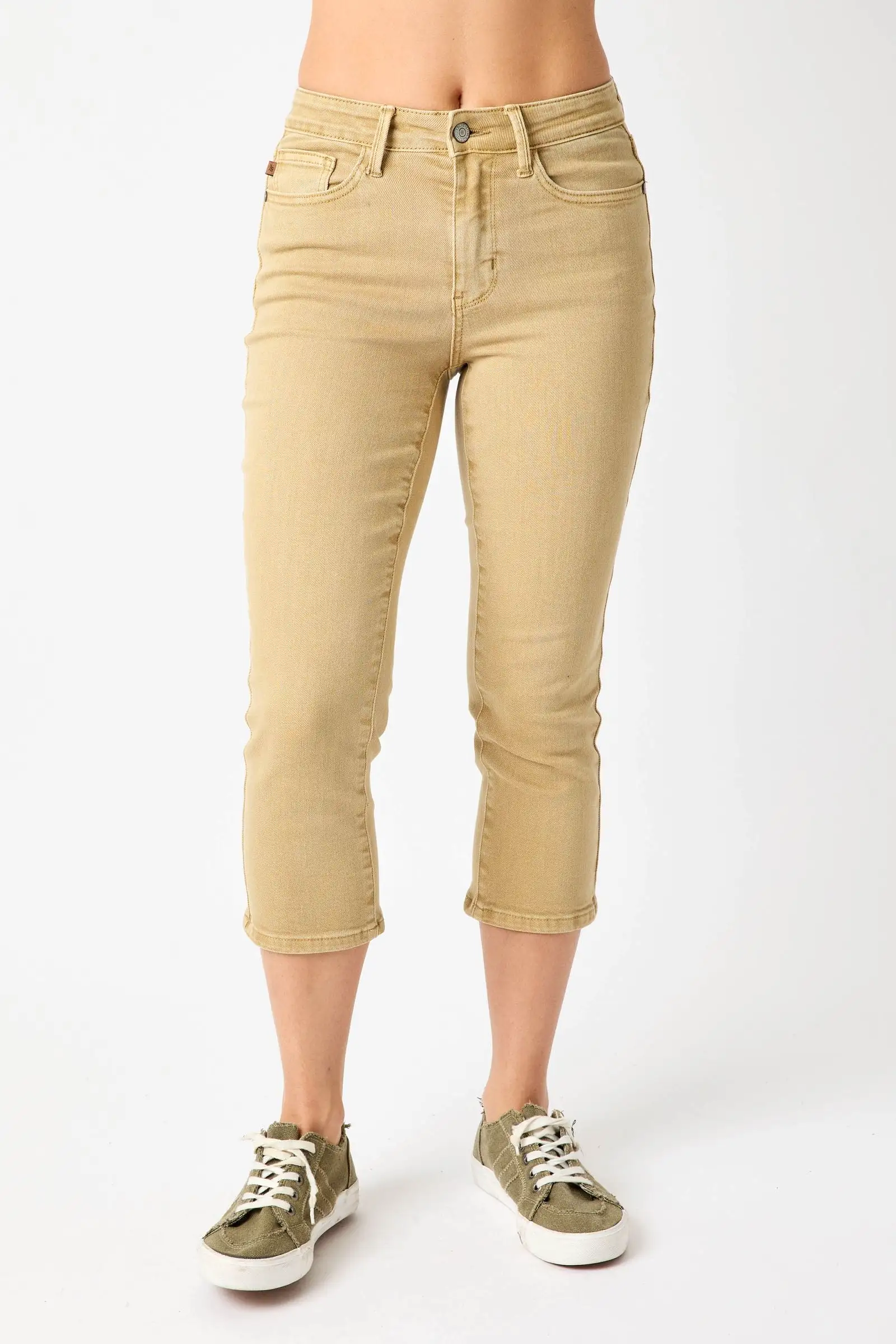 Judy Blue Mid Rise Garmed Dyed Capri