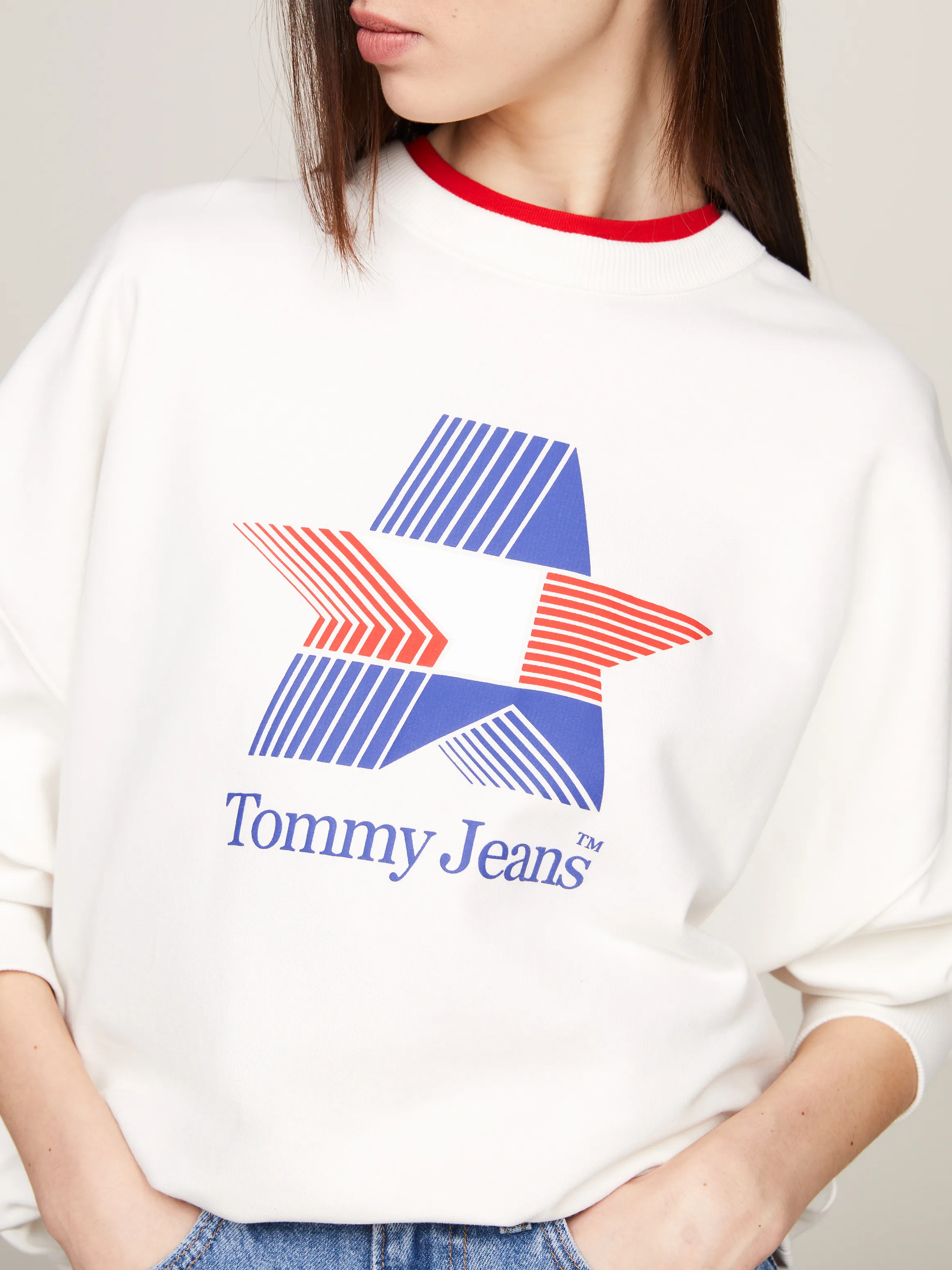 Retro Oversized Logo Sweatshirt | Sweatshirts & Hoodies | Tommy Jeans